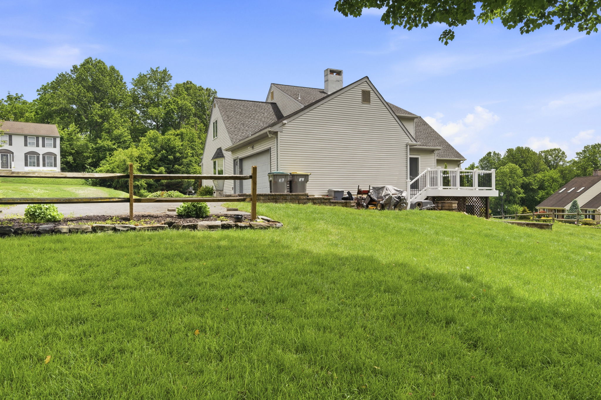Rear Exteriors (6)