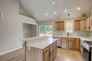 W Fleming Dr-010