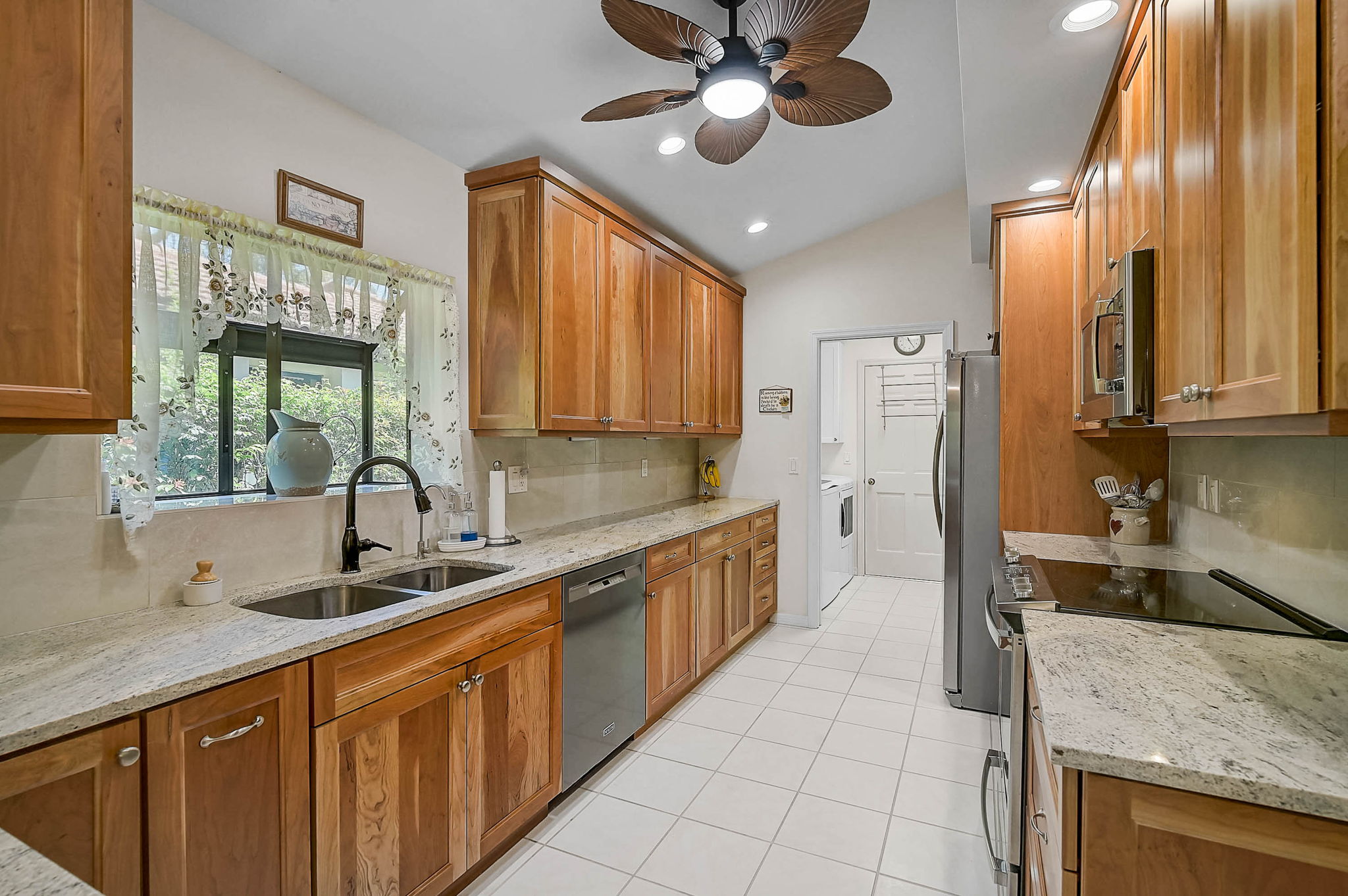 7363 Oak Moss Dr-17