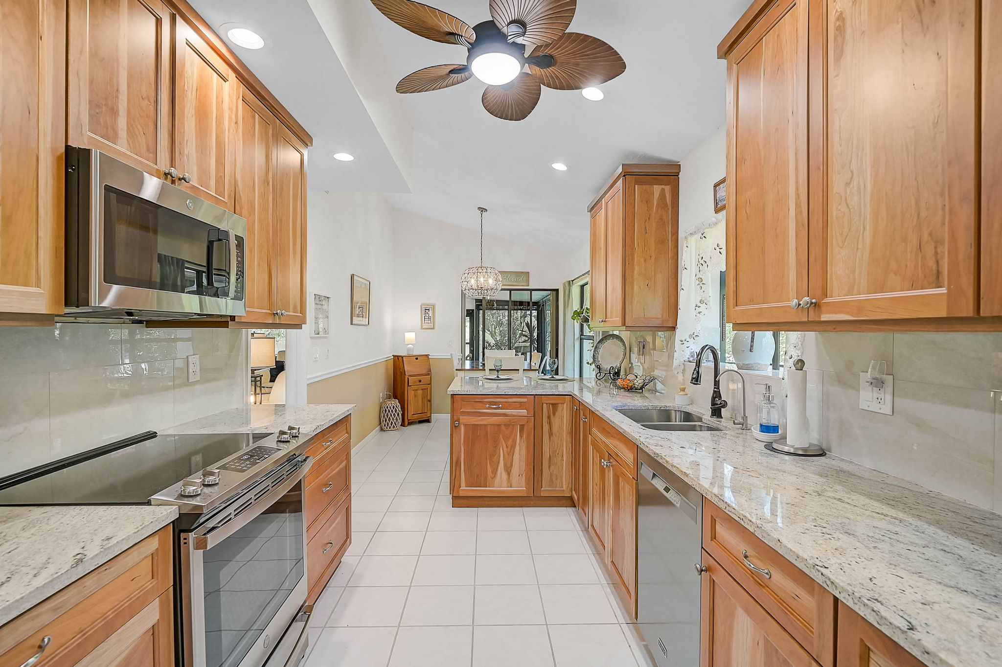 7363 Oak Moss Dr-18