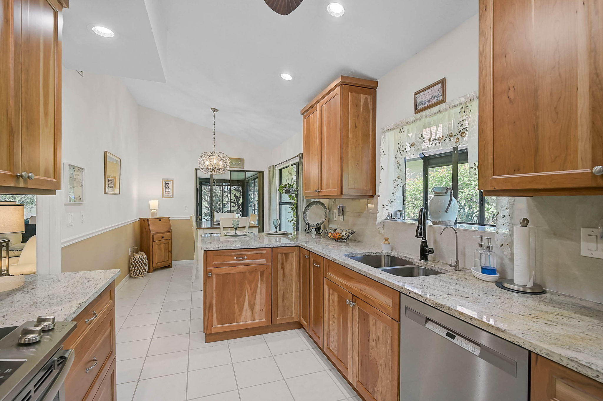 7363 Oak Moss Dr-19
