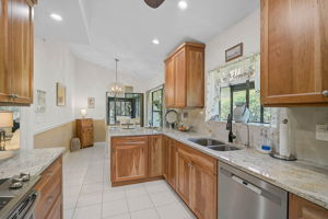 7363 Oak Moss Dr-19