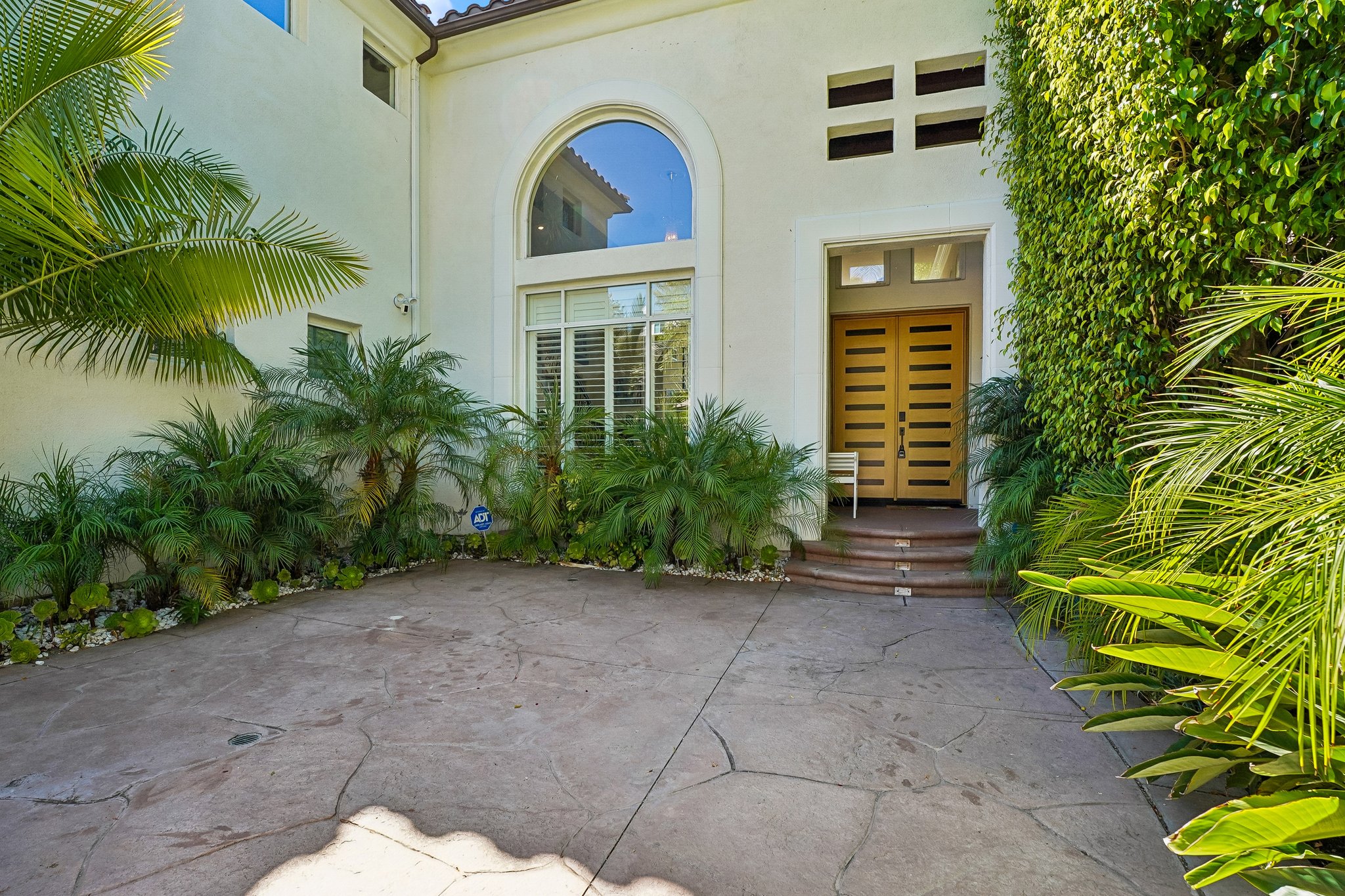 Westcliff Dr-S2307-005.jpg