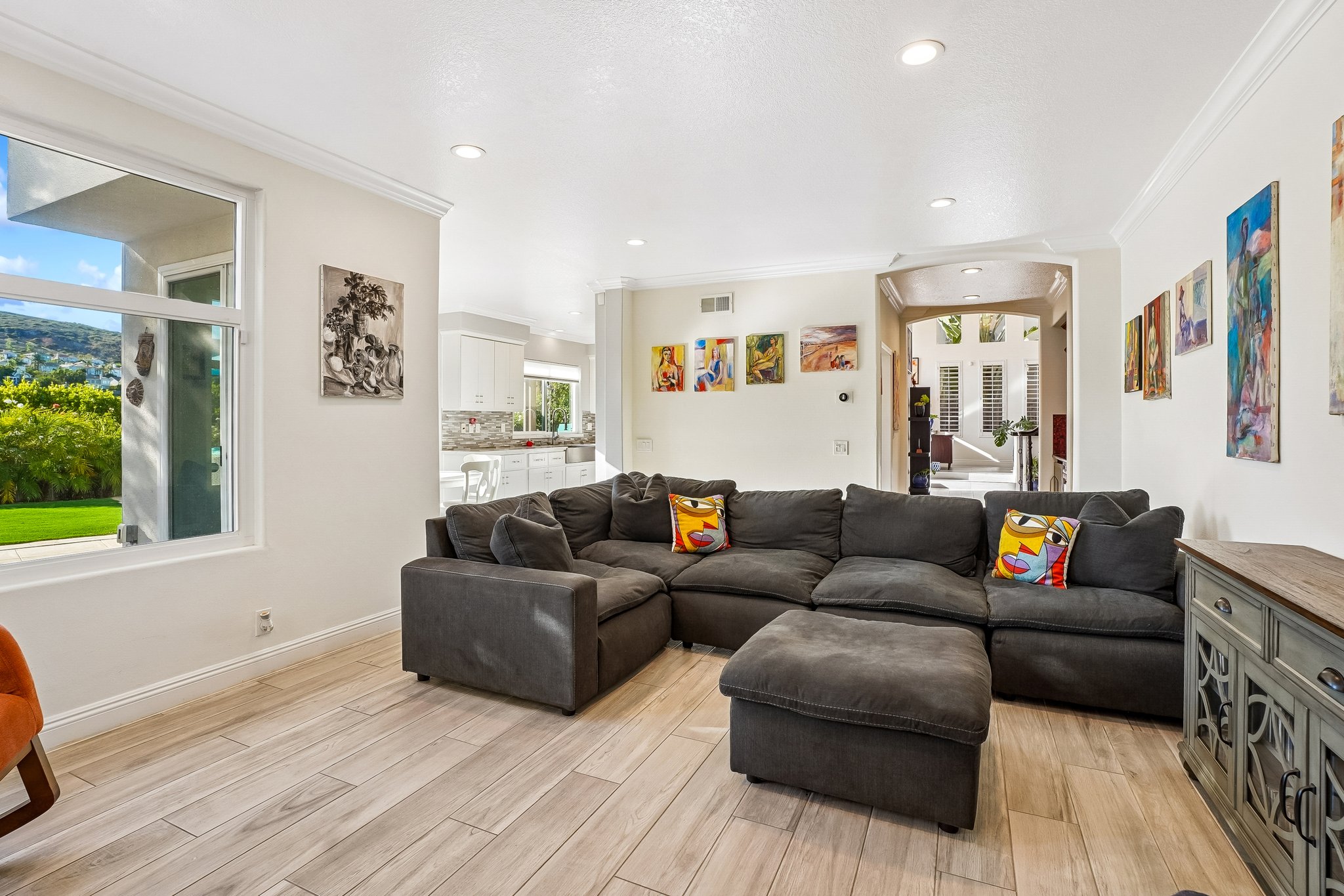 Westcliff Dr-S2307-012.jpg