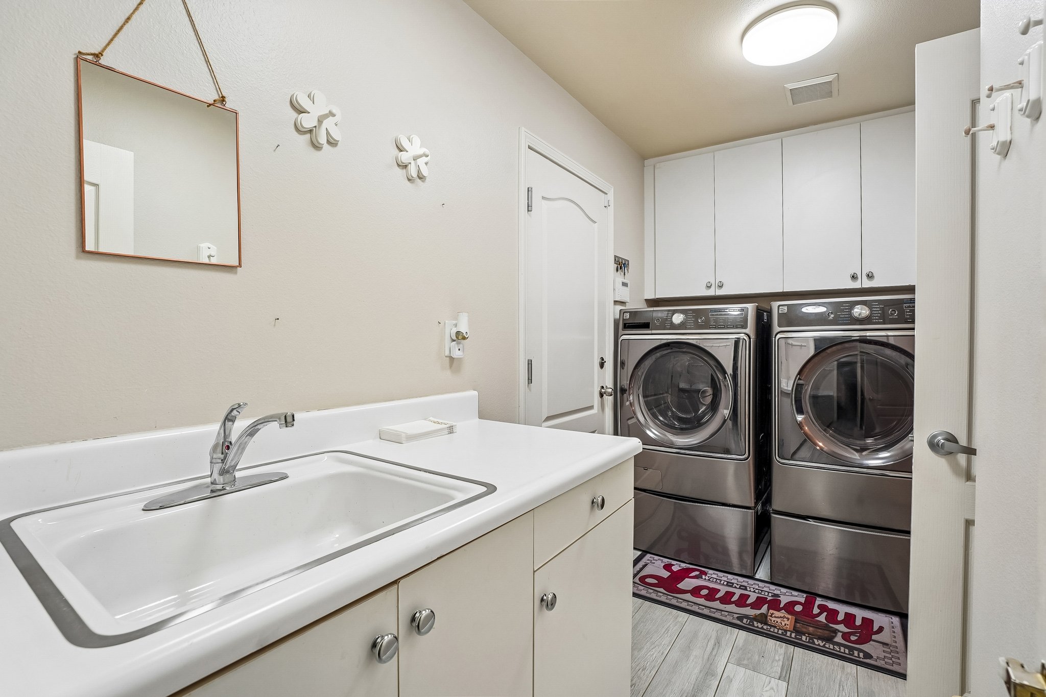 Westcliff Dr-S2307-030.jpg