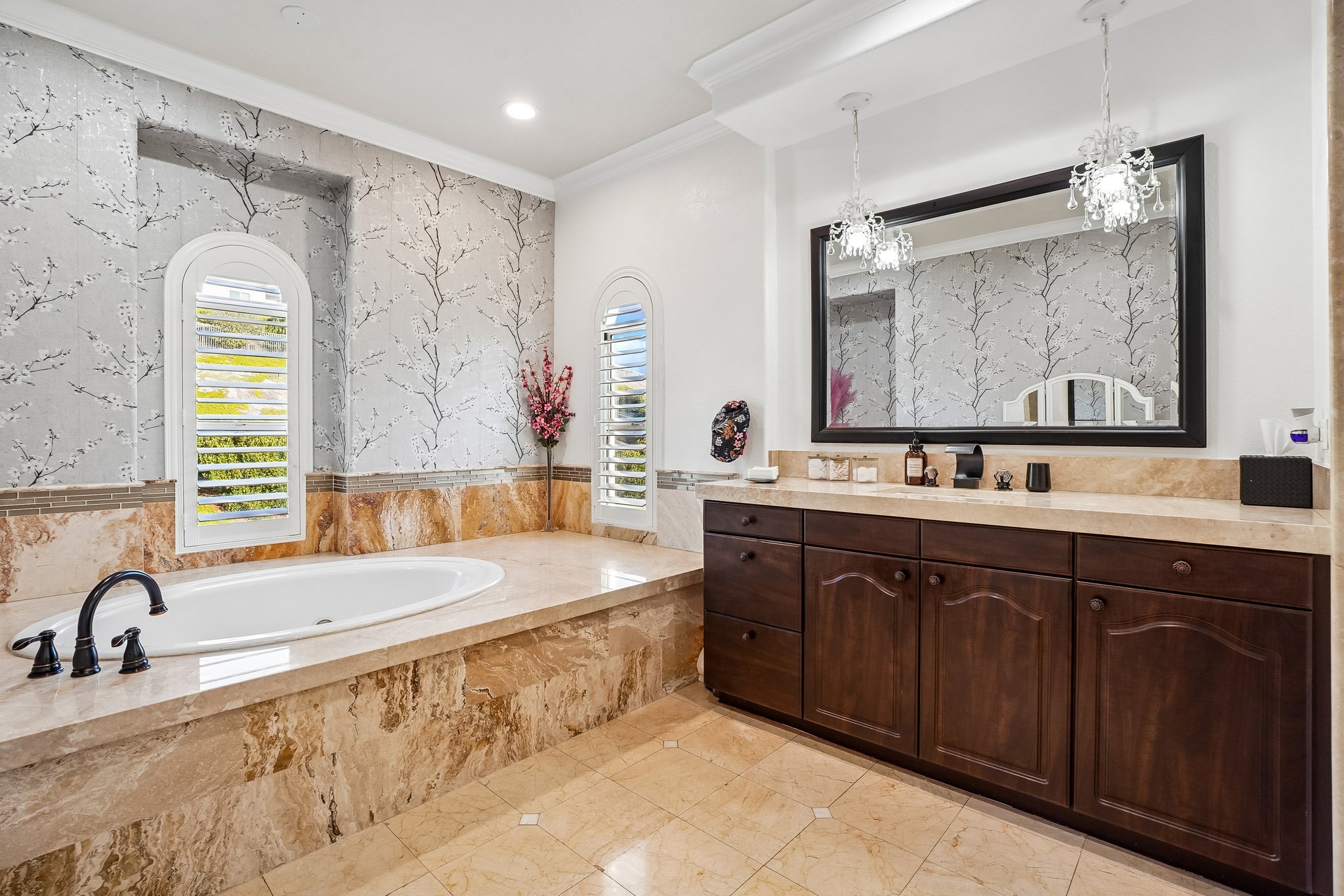 Westcliff Dr-S2307-041.jpg