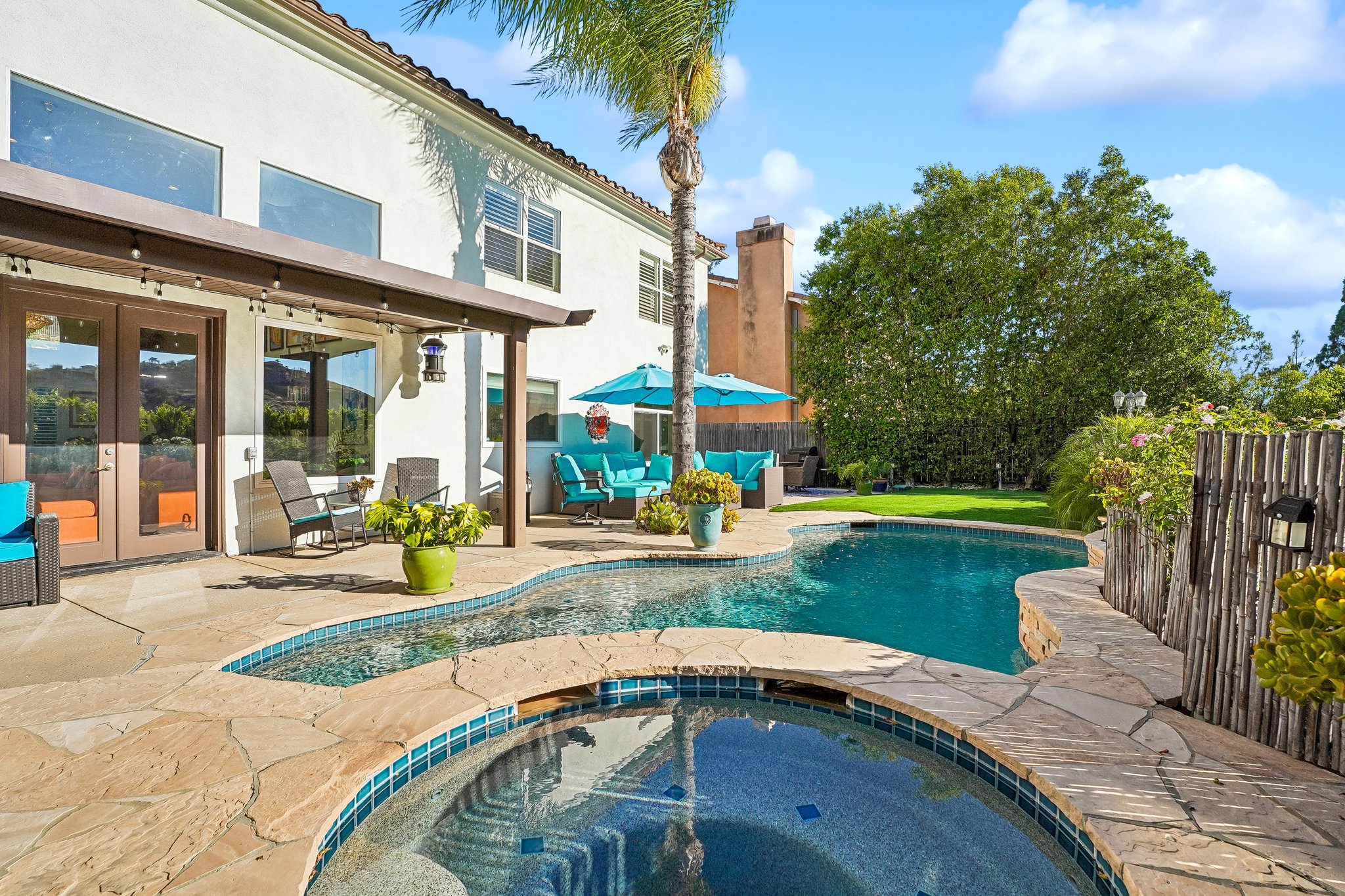 Westcliff Dr-S2307-058.jpg