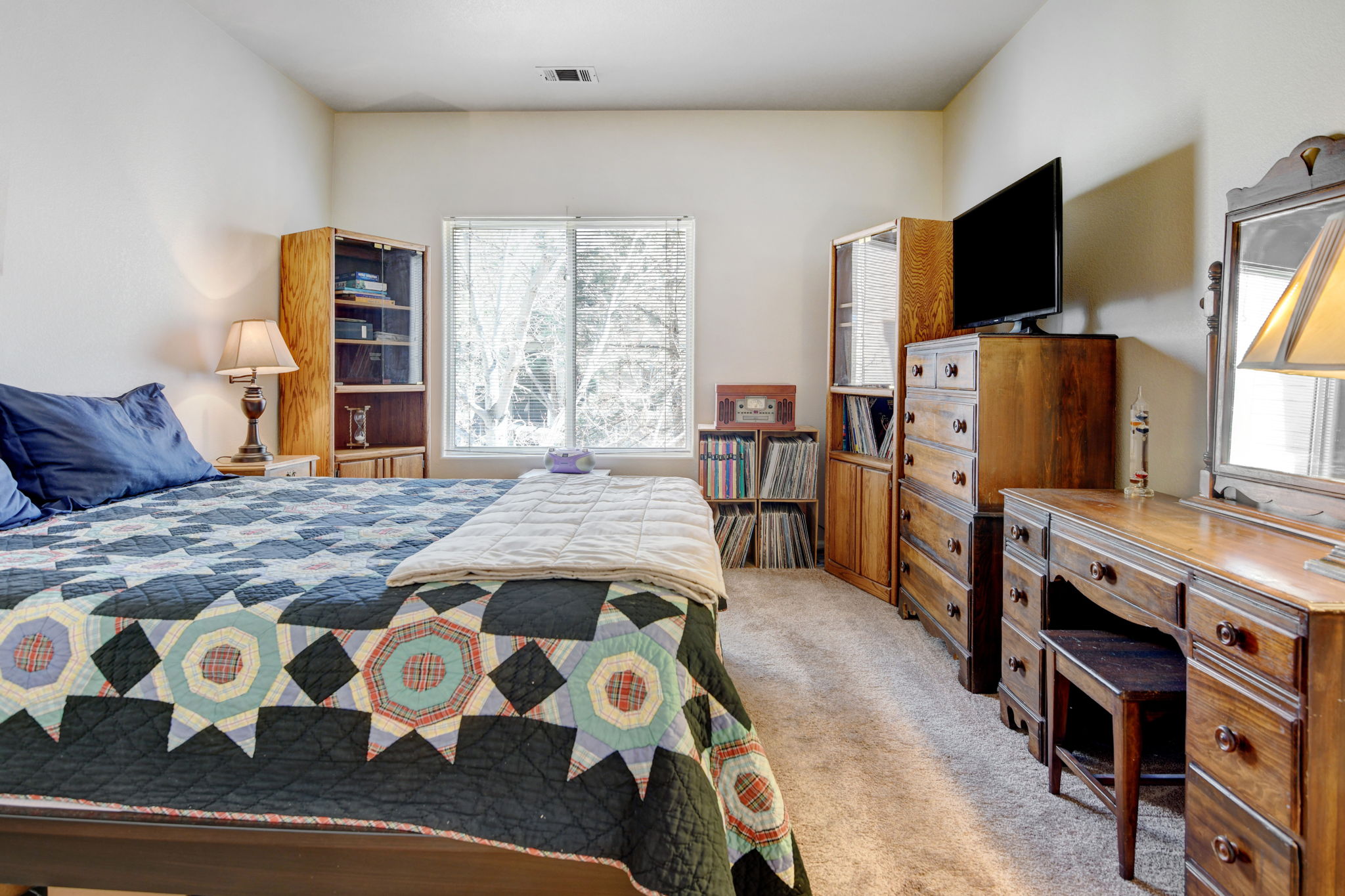 Mountain Gate! Ken Caryl Ranch! Prime 2 Bedroom! 2 Bath Updated & Remodeled Condo with Fireplace