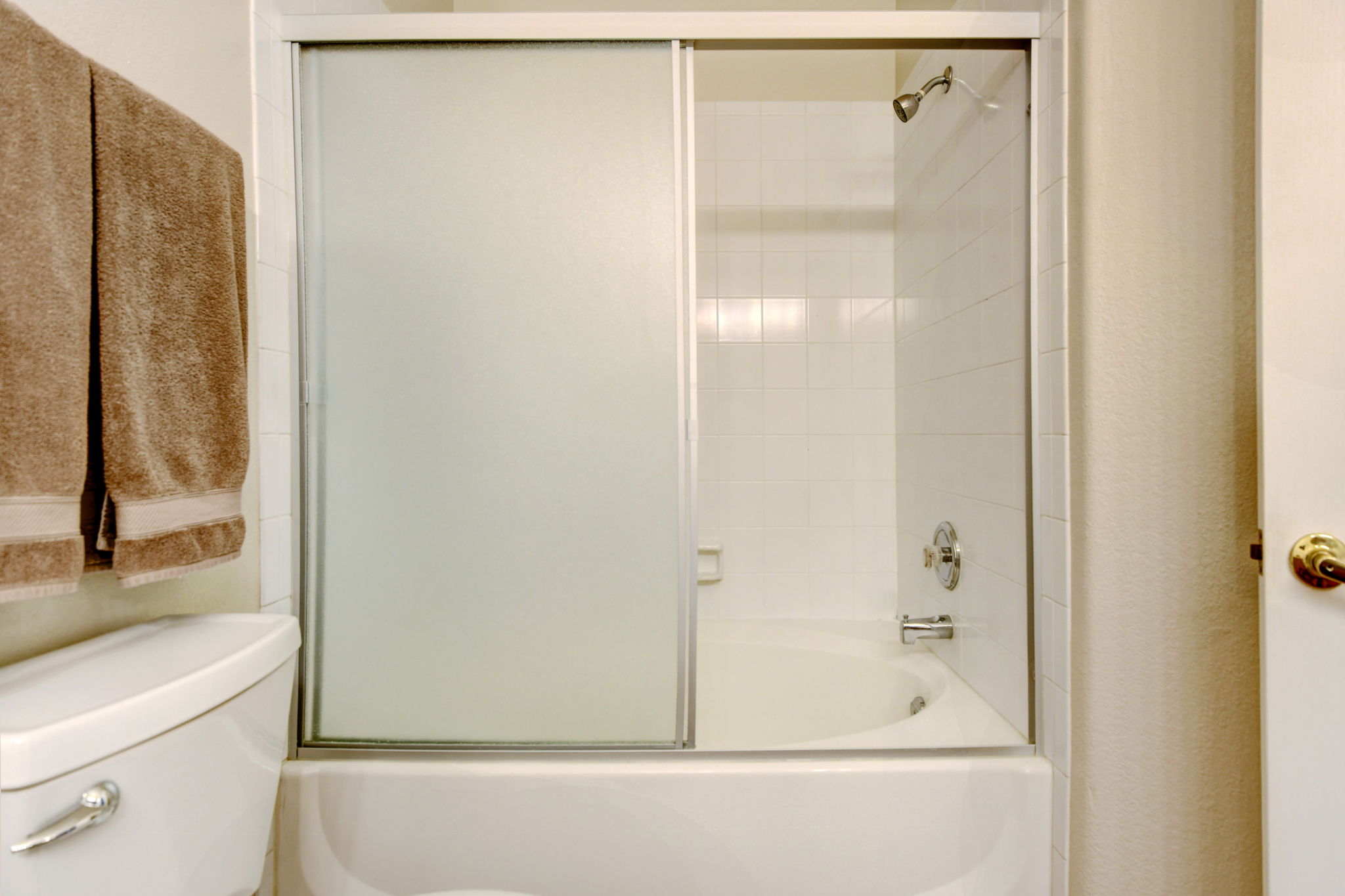 Mountain Gate! Ken Caryl Ranch! Prime 2 Bedroom! 2 Bath Updated & Remodeled Condo with Fireplace