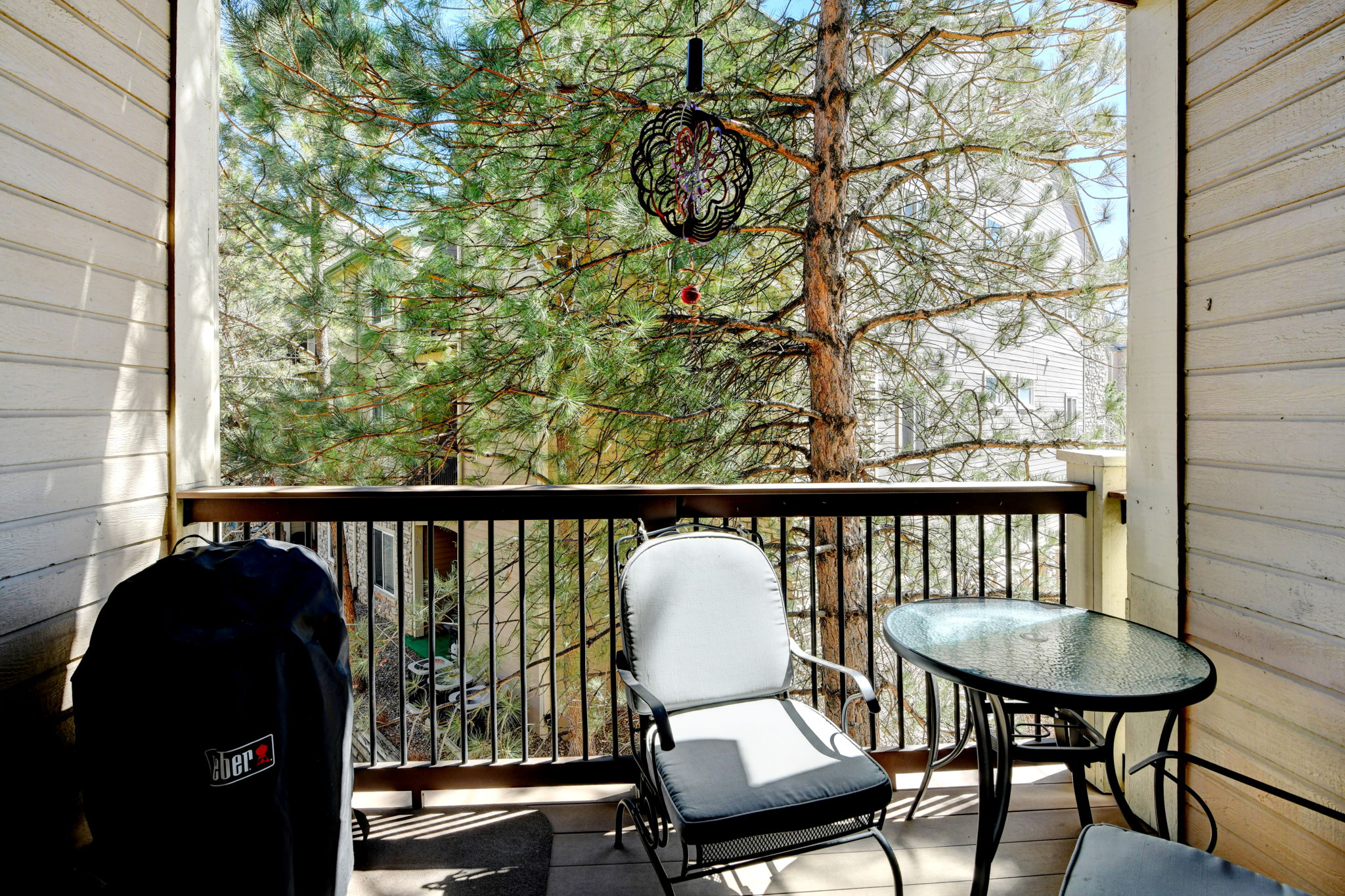 Mountain Gate! Ken Caryl Ranch! Prime 2 Bedroom! 2 Bath Updated & Remodeled Condo with Fireplace