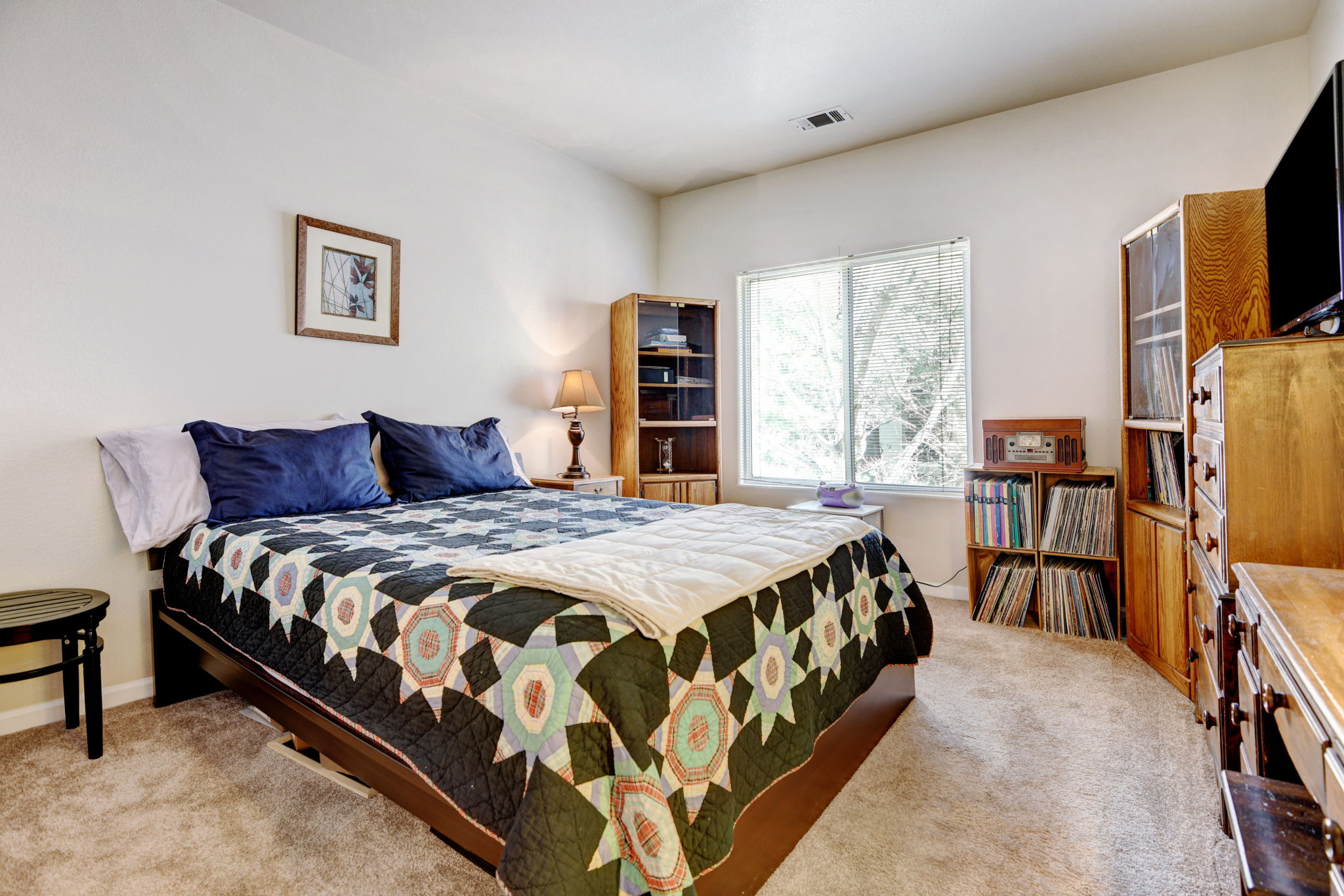 Mountain Gate! Ken Caryl Ranch! Prime 2 Bedroom! 2 Bath Updated & Remodeled Condo with Fireplace