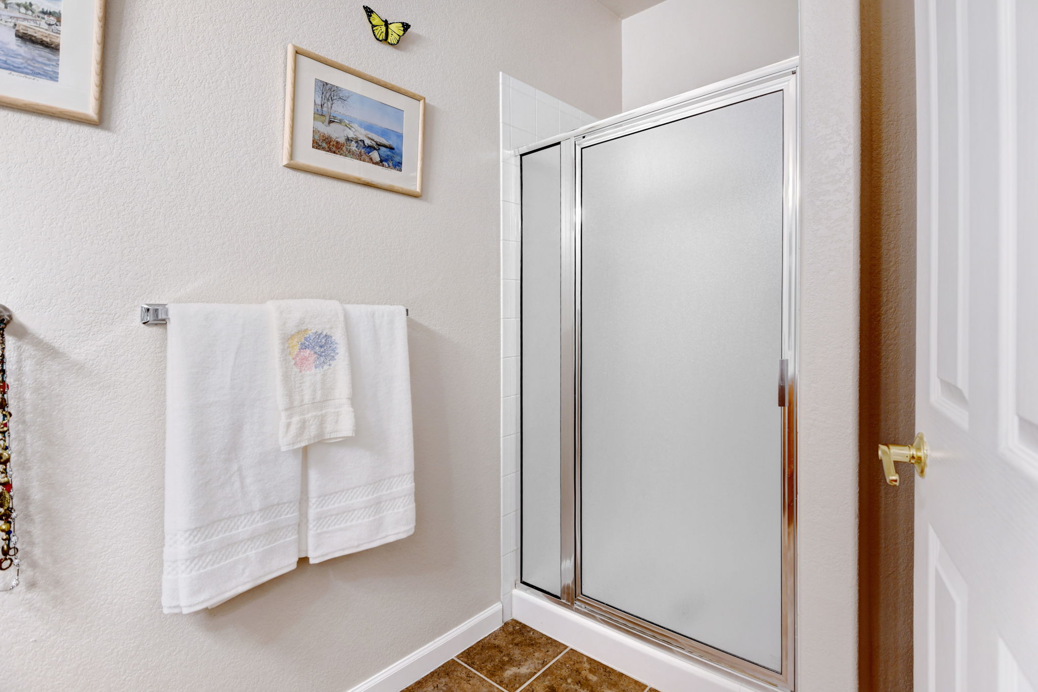 Mountain Gate! Ken Caryl Ranch! Prime 2 Bedroom! 2 Bath Updated & Remodeled Condo with Fireplace