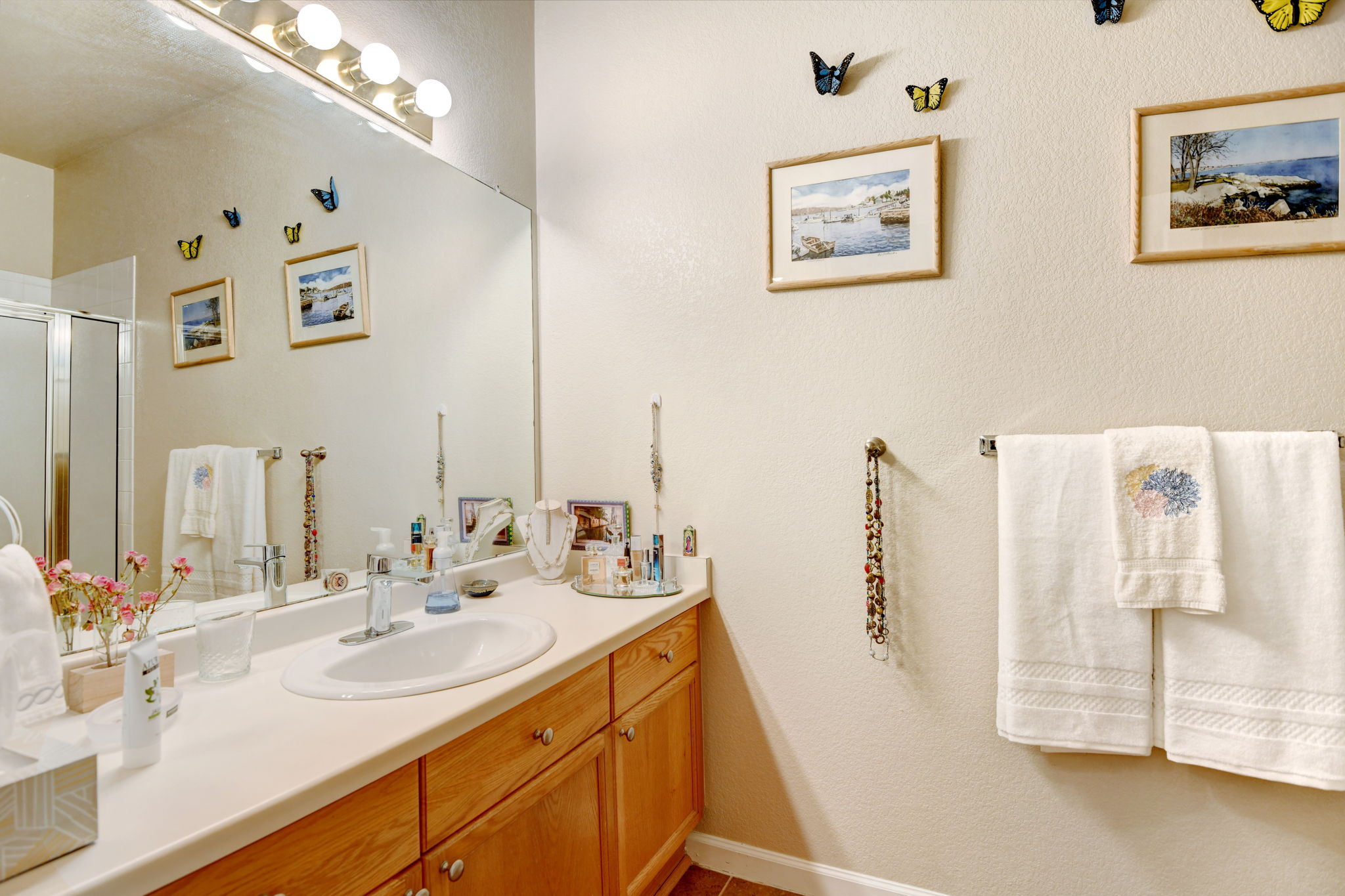 Mountain Gate! Ken Caryl Ranch! Prime 2 Bedroom! 2 Bath Updated & Remodeled Condo with Fireplace