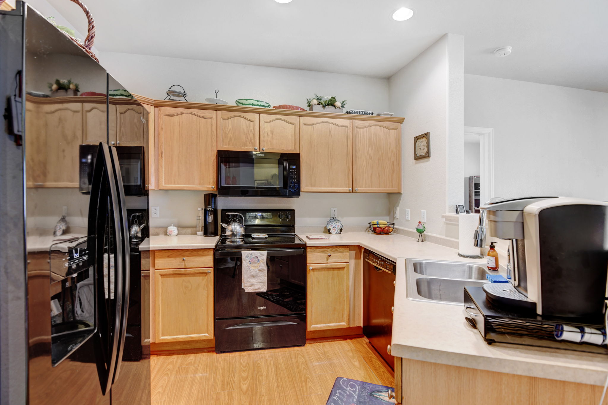 Mountain Gate! Ken Caryl Ranch! Prime 2 Bedroom! 2 Bath Updated & Remodeled Condo with Fireplace