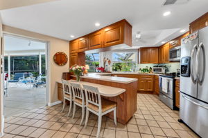 Breakfast Bar- Kitchen