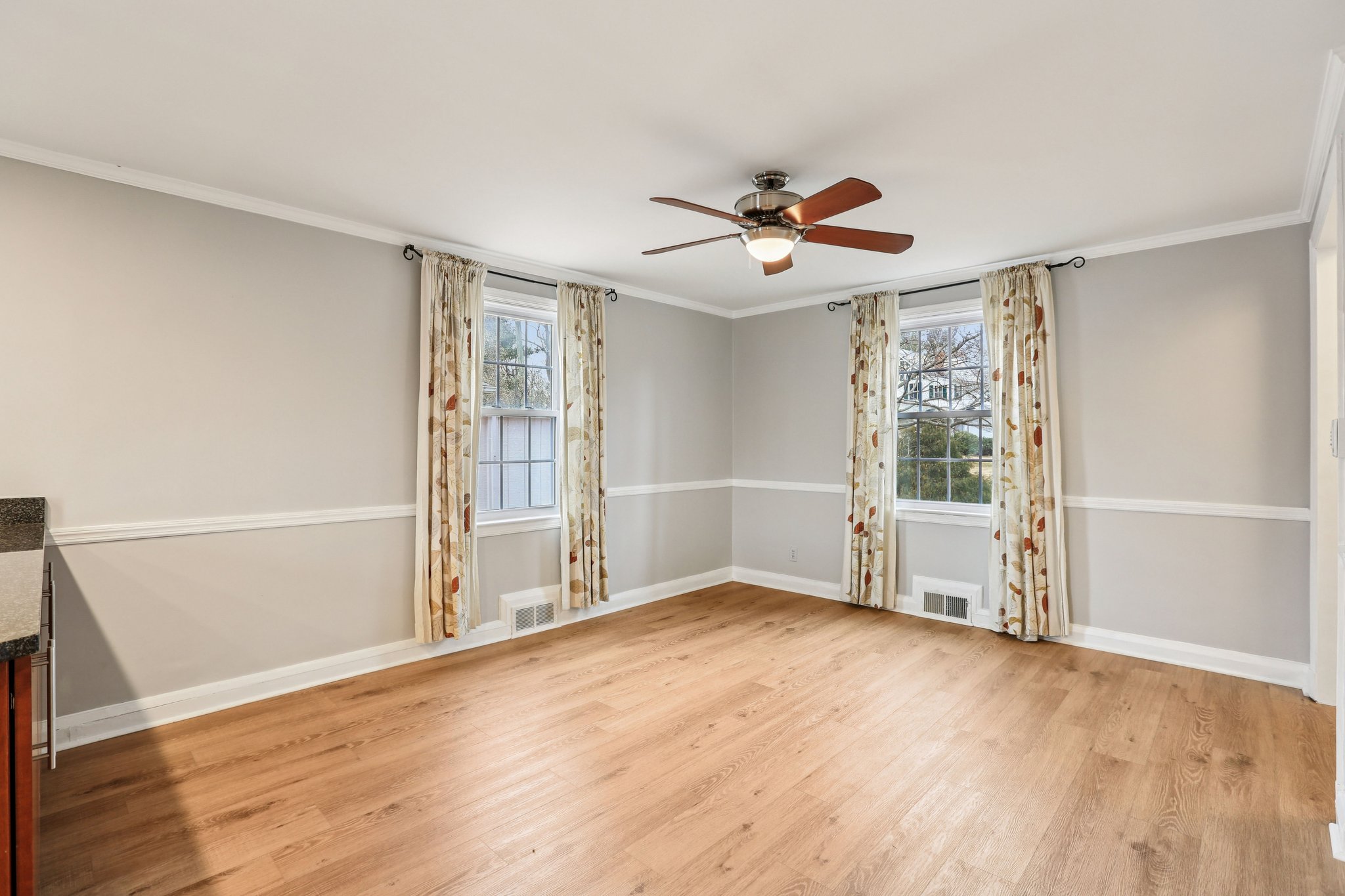 Howard Rd-S2401-010.jpg