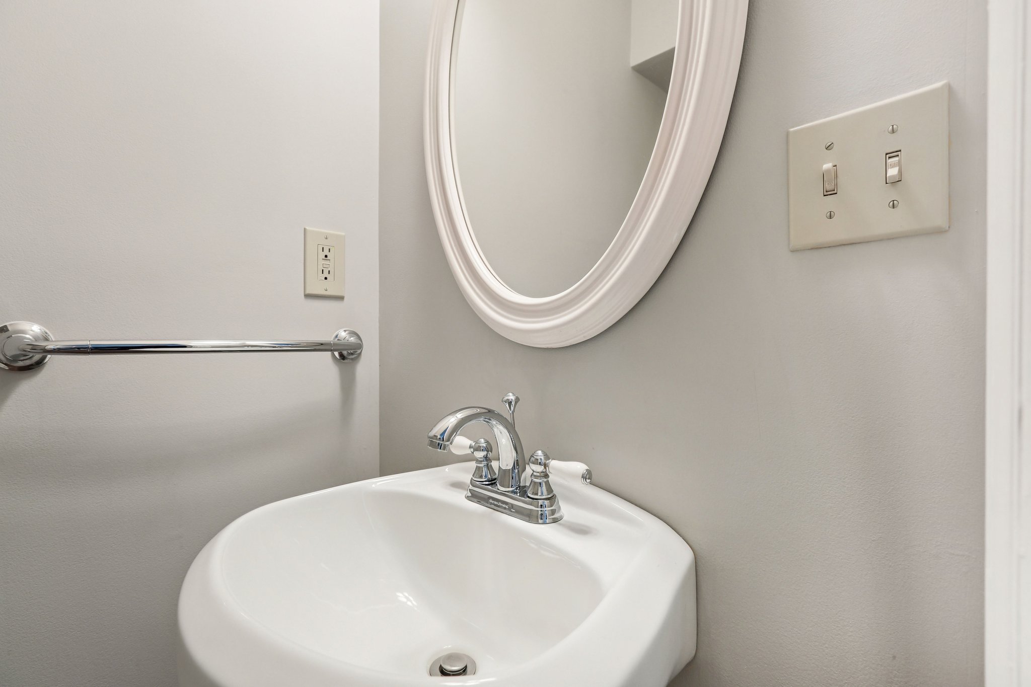 Howard Rd-S2401-015.jpg