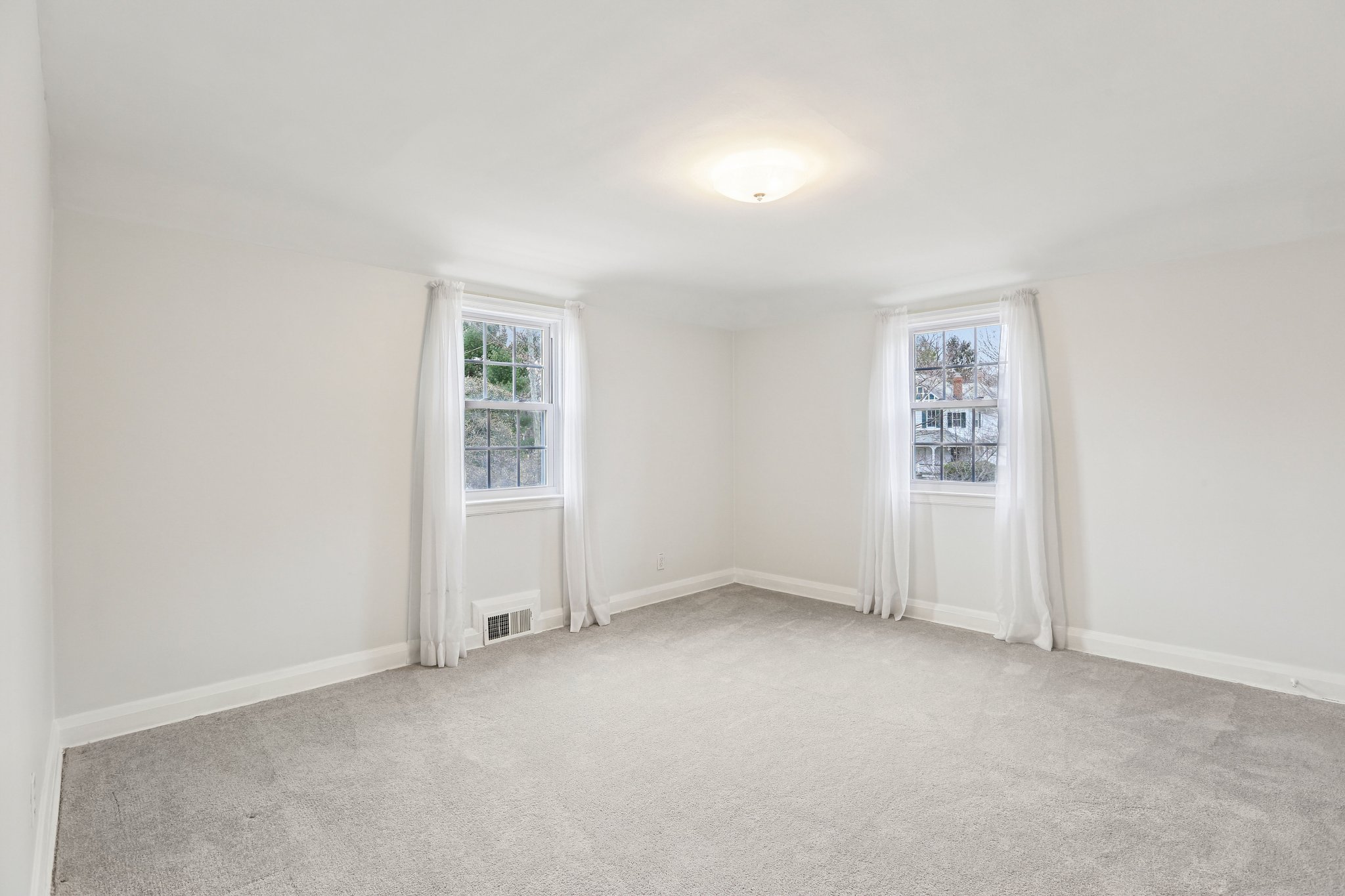 Howard Rd-S2401-019.jpg