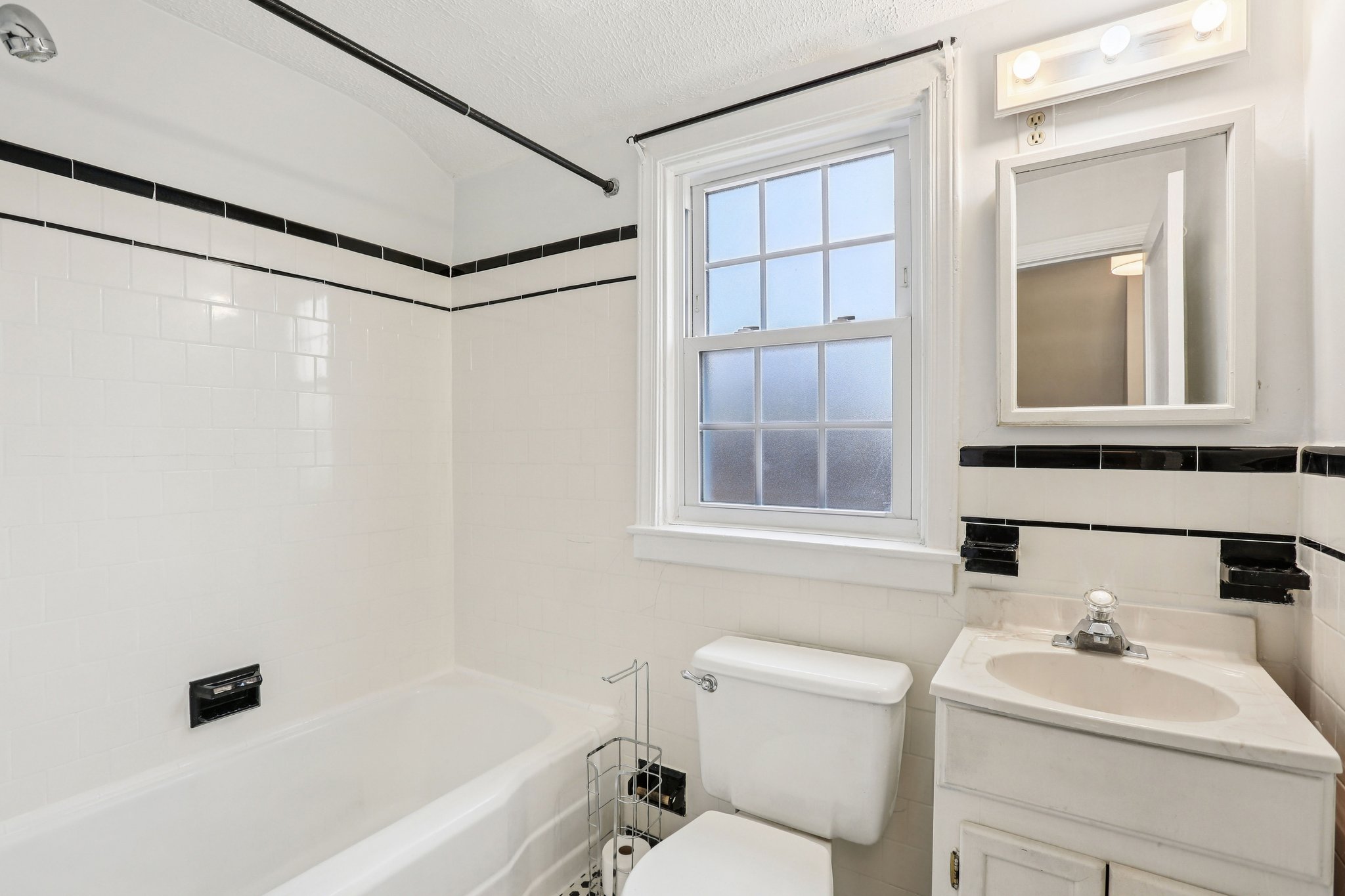 Howard Rd-S2401-026.jpg