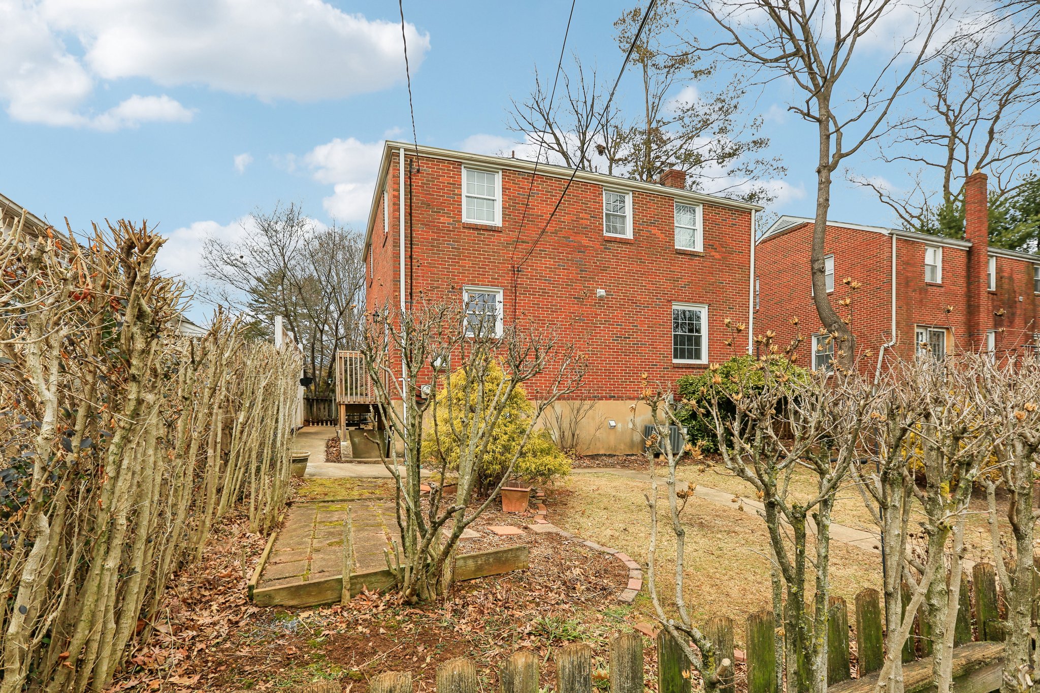 Howard Rd-S2401-033.jpg