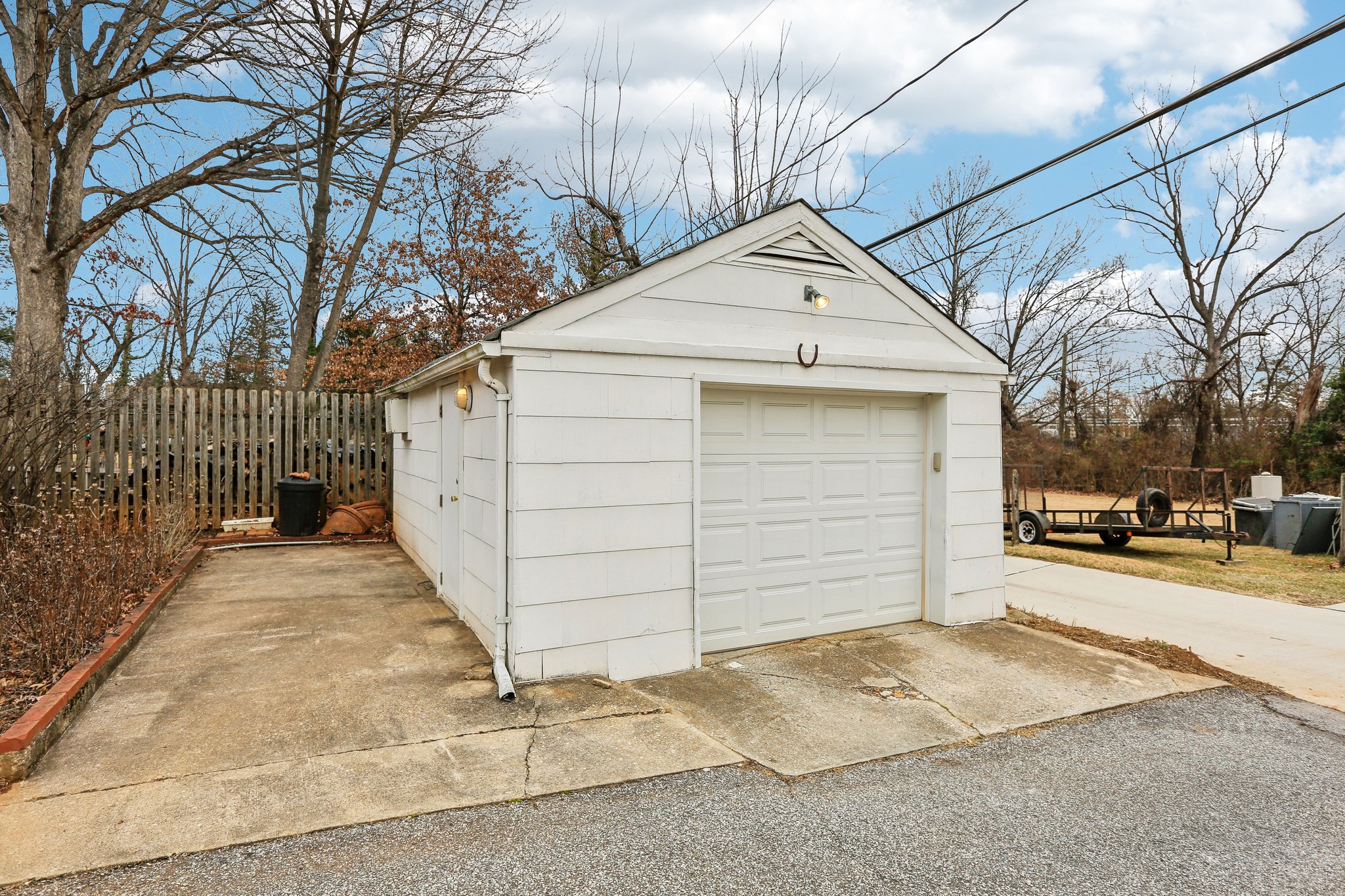 Howard Rd-S2401-035.jpg