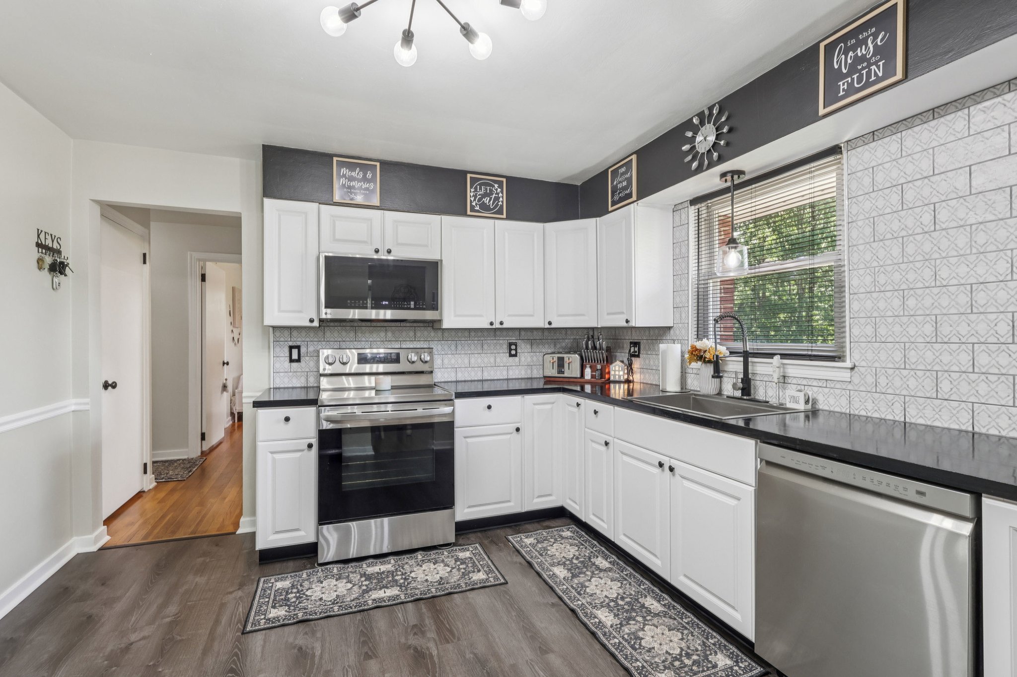 Moore Ln-S0409-014.jpg