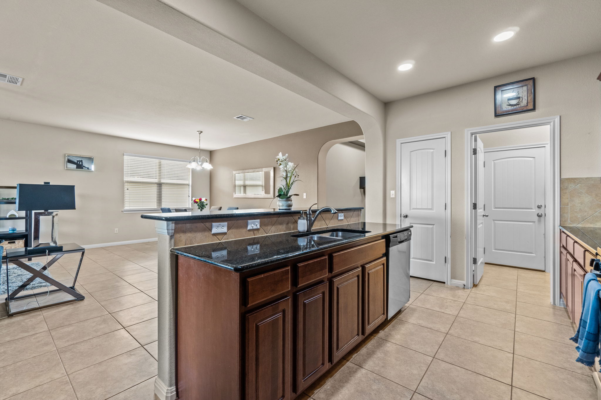 737 Reliance Dr, Buda, TX 78610, USA Photo 12