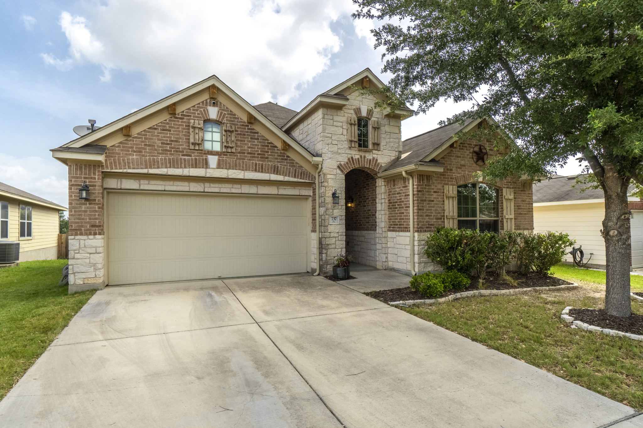 737 Reliance Dr, Buda, TX 78610, USA Photo 2