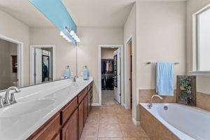 737 Reliance Dr, Buda, TX 78610, USA Photo 24