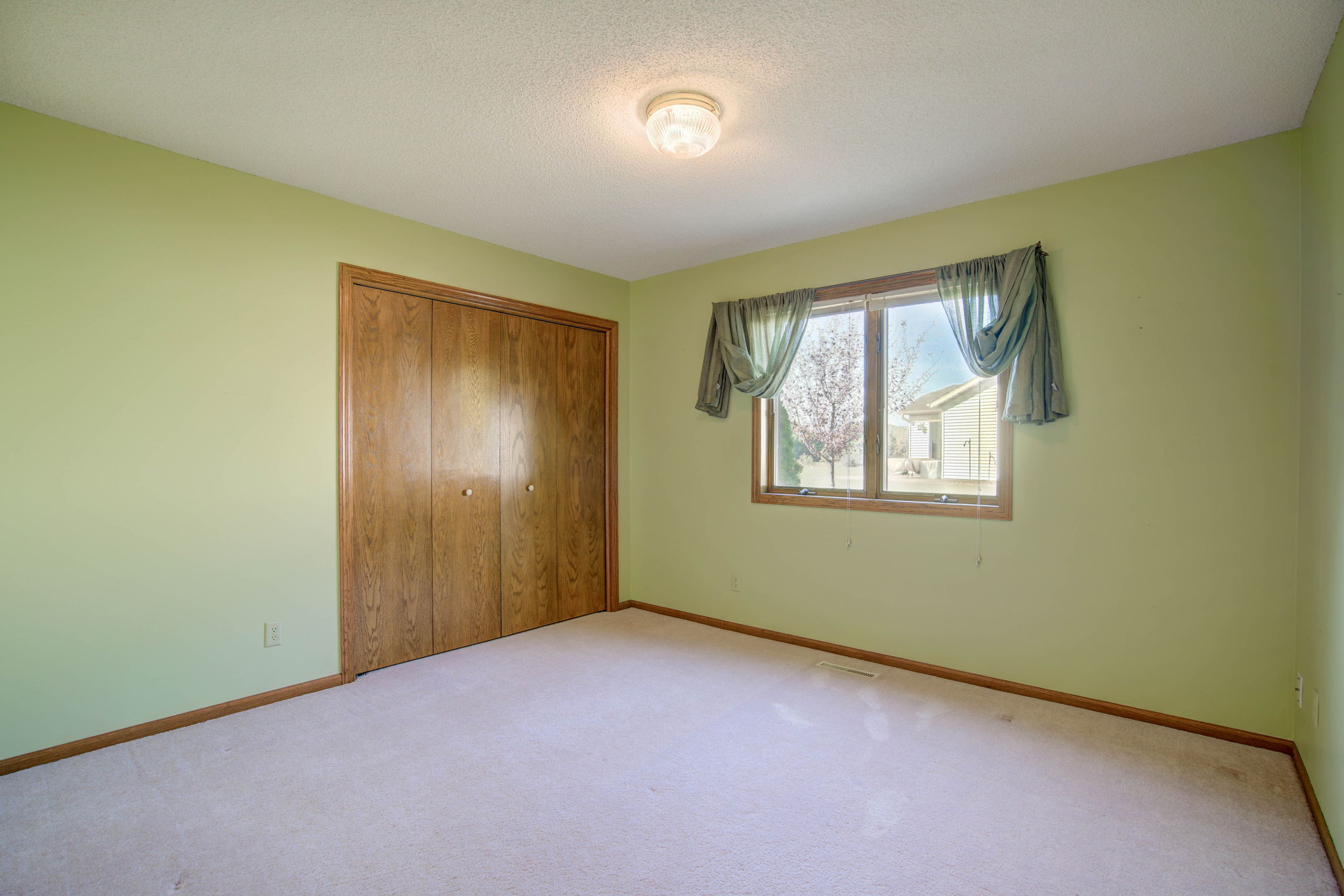 17 Bedroom