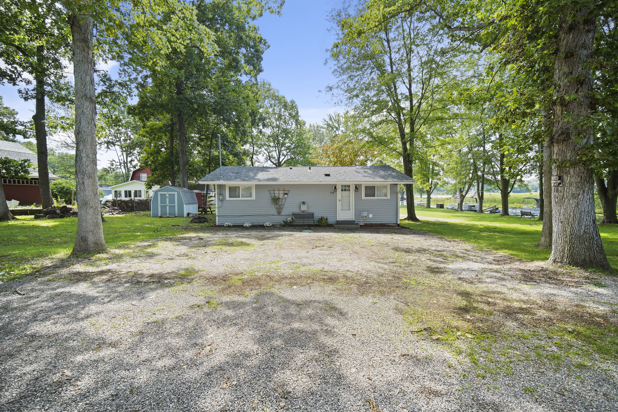 738 Oakwood Beach, Brooklyn, MI 49230 Sharper Home Media