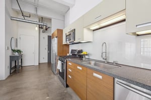 S Los Angeles St 508-1605-009.jpg