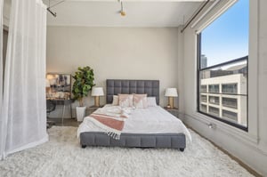 S Los Angeles St 508-1605-011.jpg