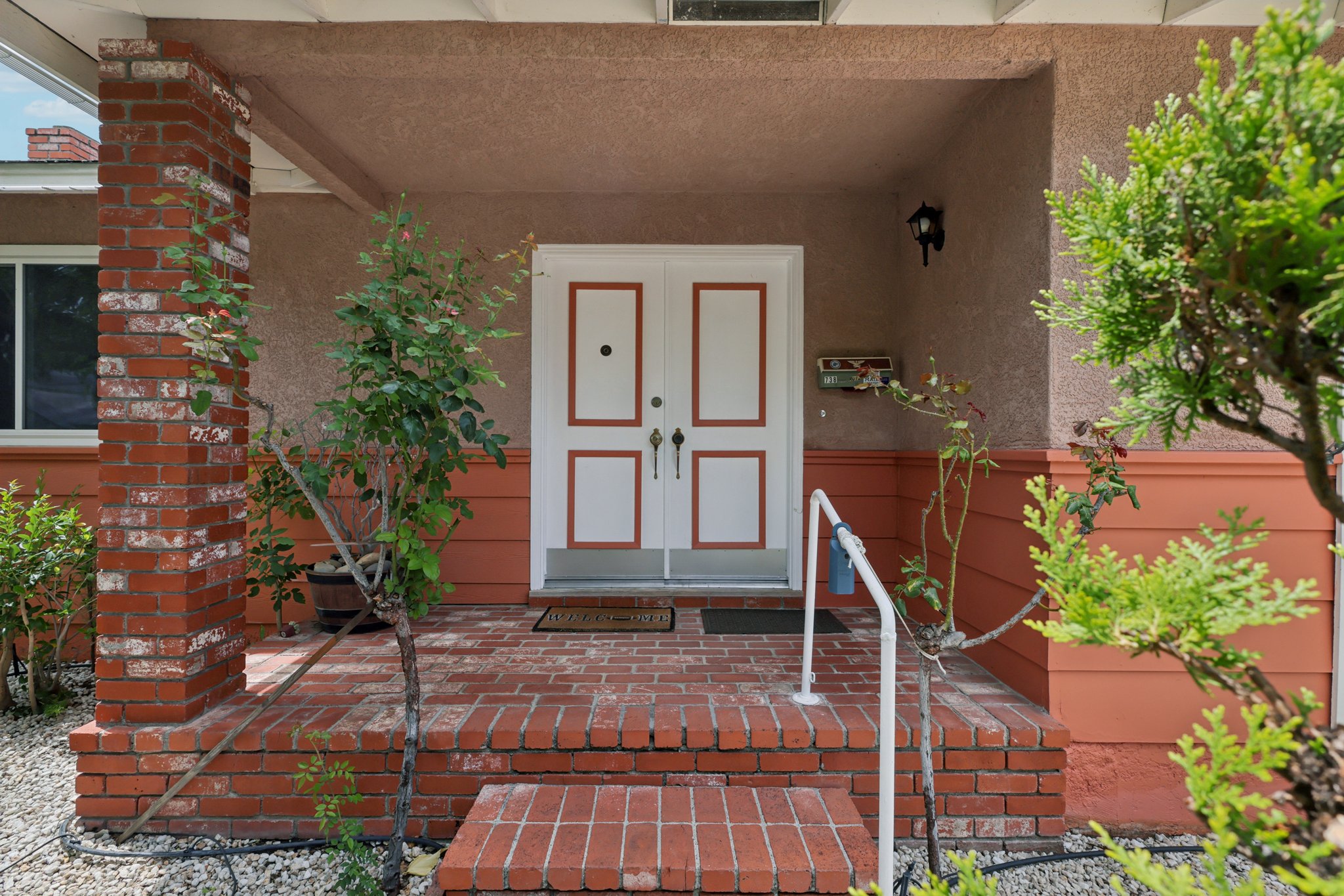 Santa Ana Dr-S2307-005.jpg
