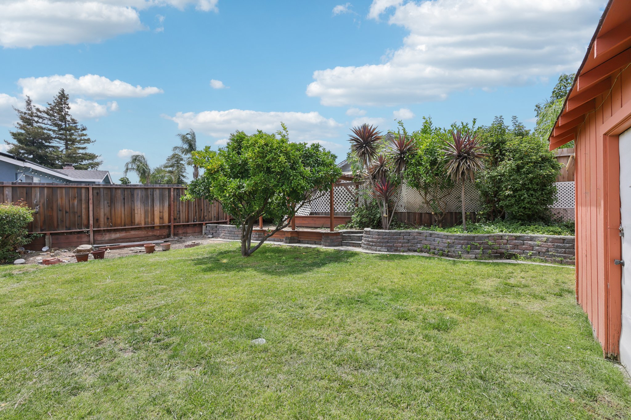 Santa Ana Dr-S2307-030.jpg