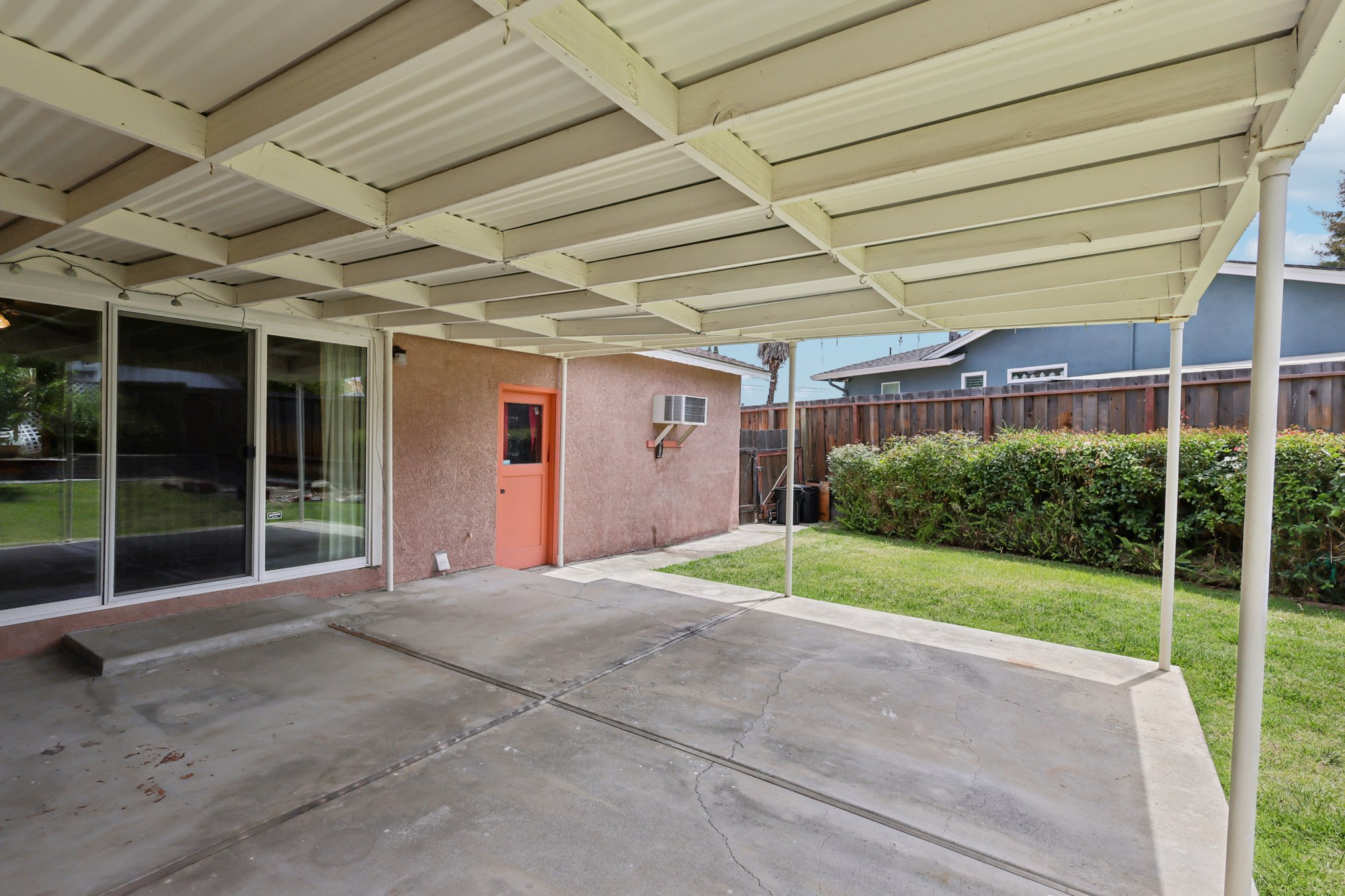 Santa Ana Dr-S2307-031.jpg