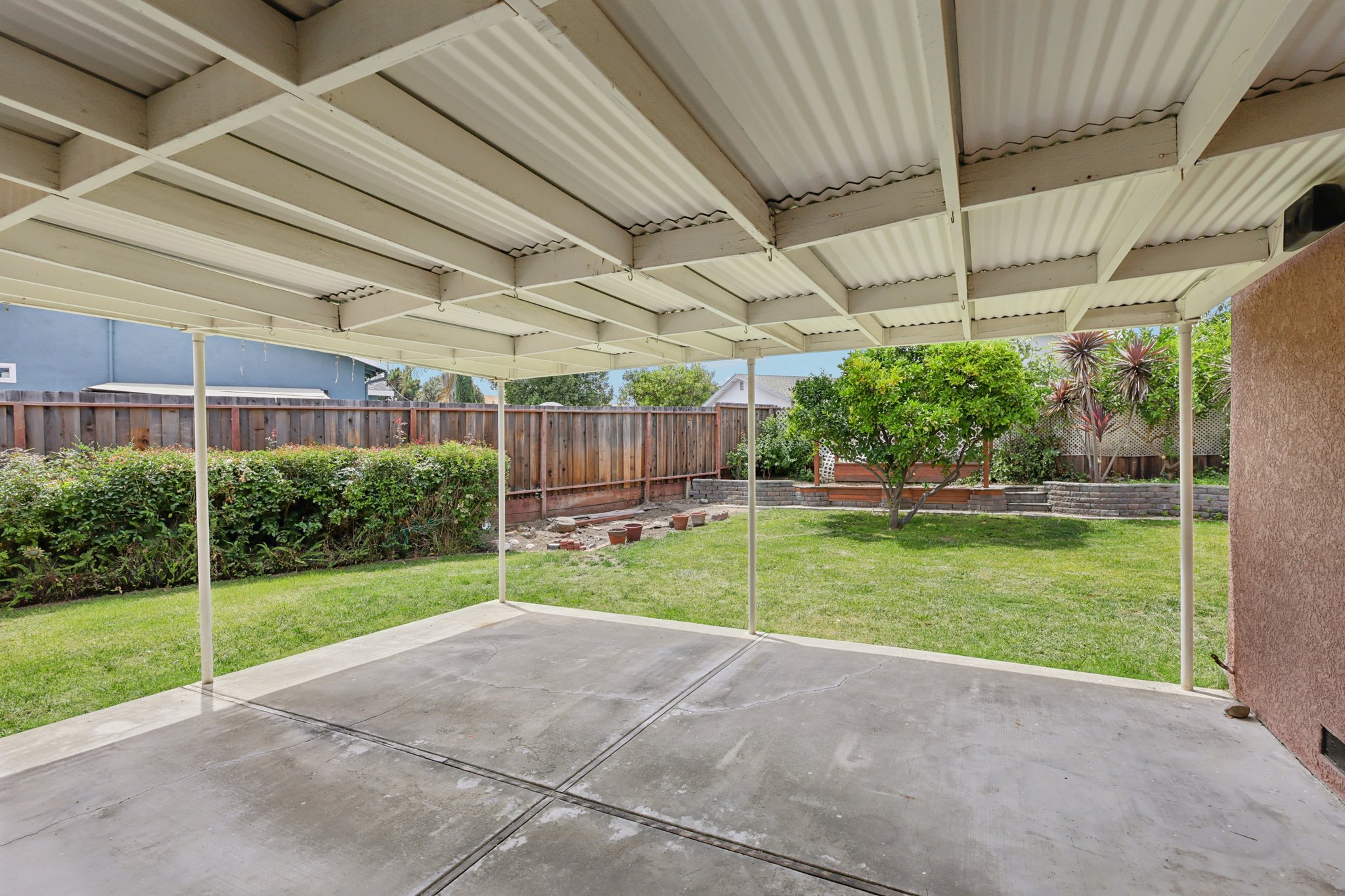 Santa Ana Dr-S2307-032.jpg