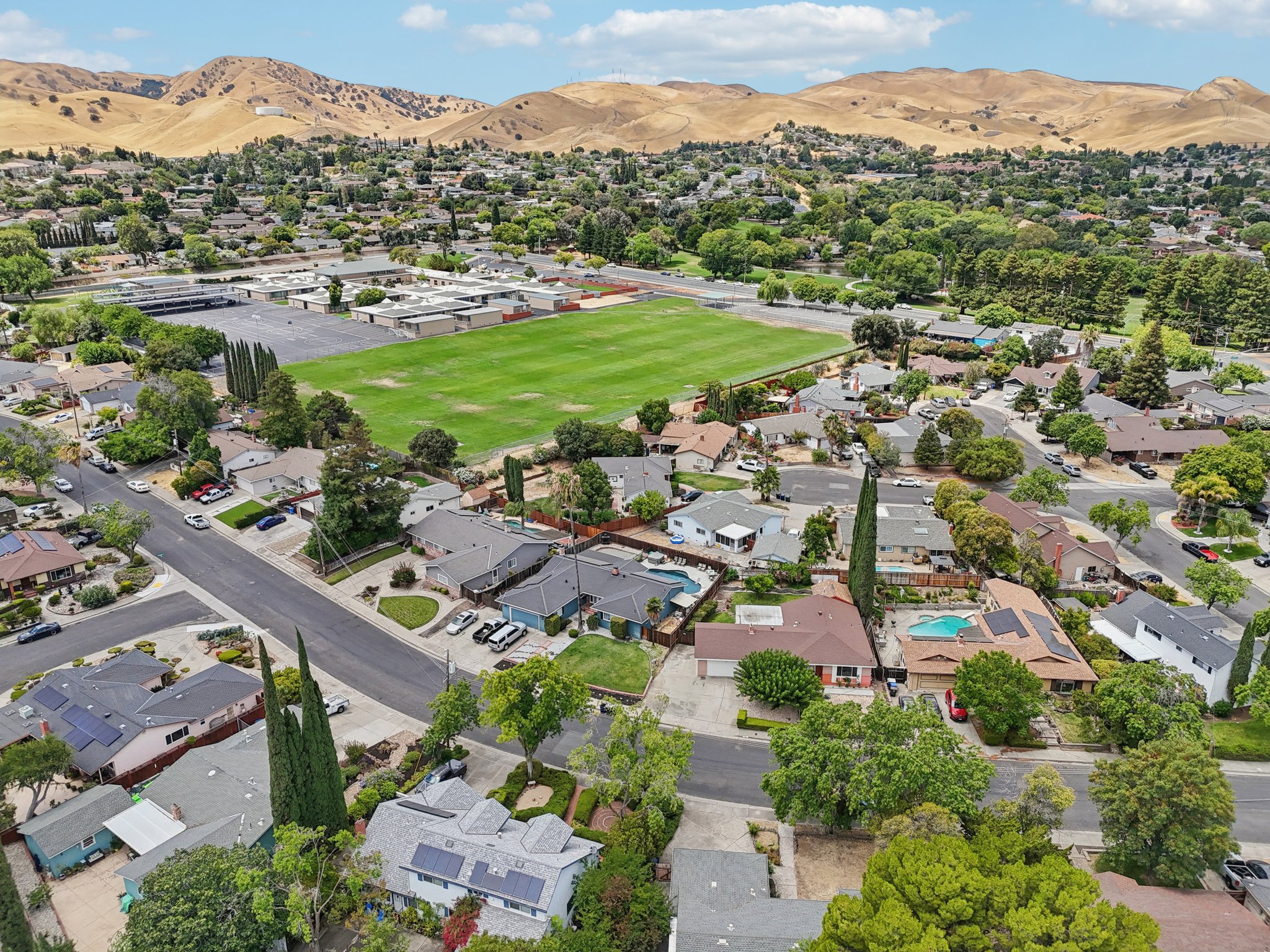 Santa Ana Dr-S2307-038.jpg