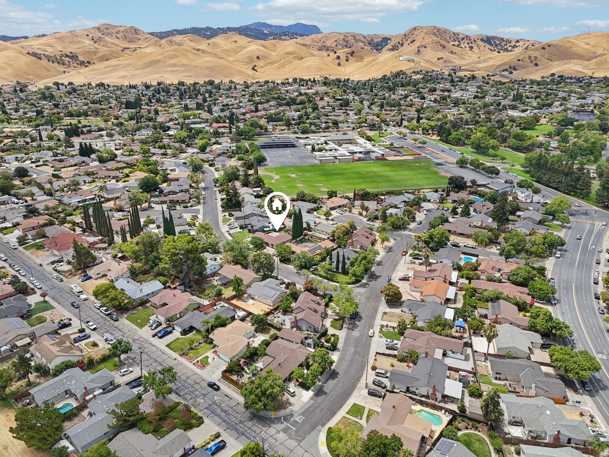 Santa Ana Dr-S2307-040.jpg