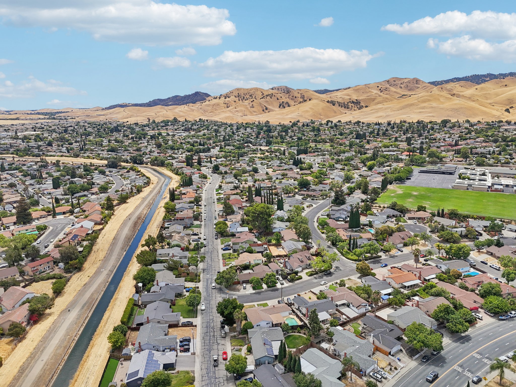 Santa Ana Dr-S2307-041.jpg