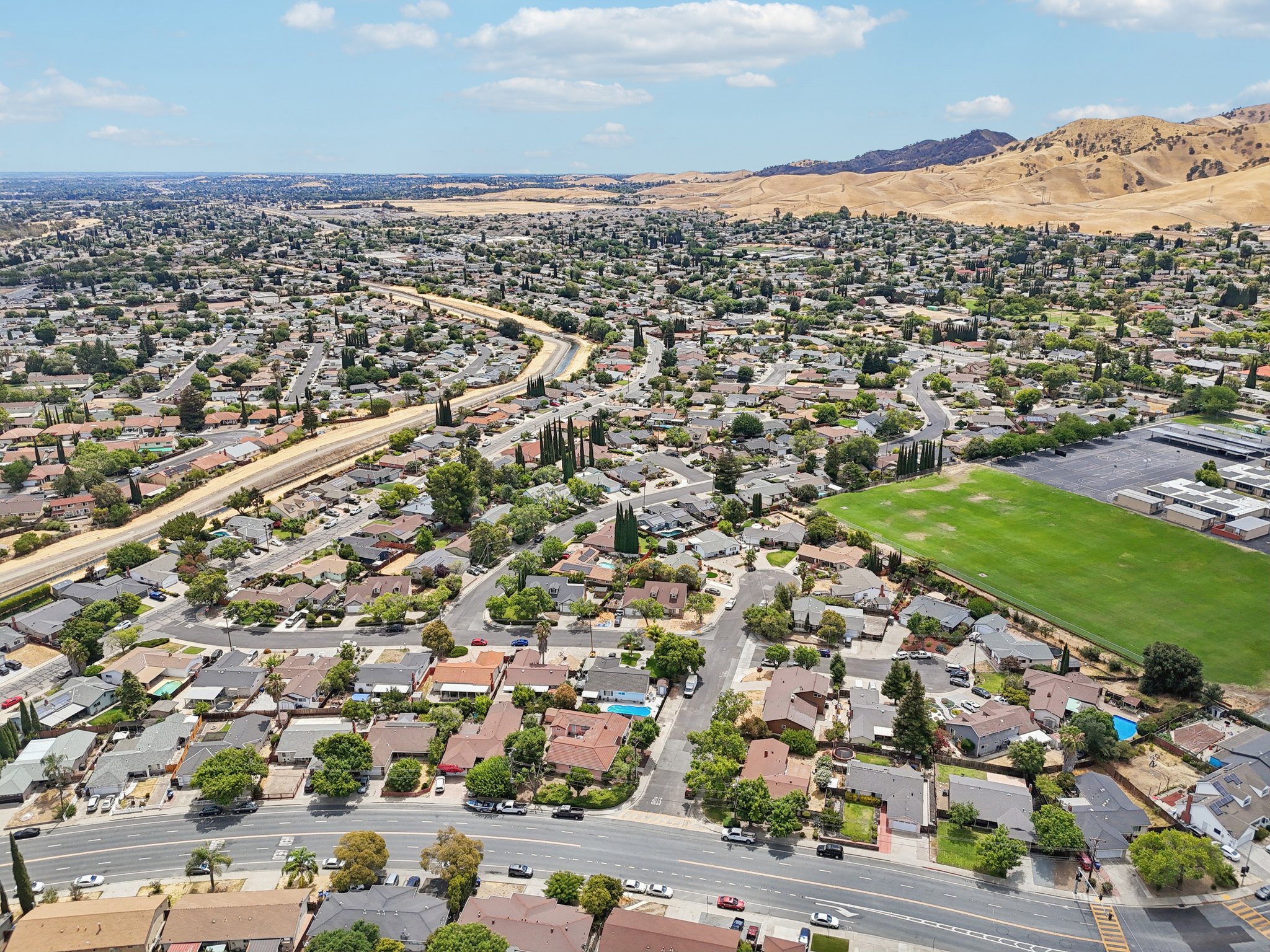 Santa Ana Dr-S2307-043.jpg