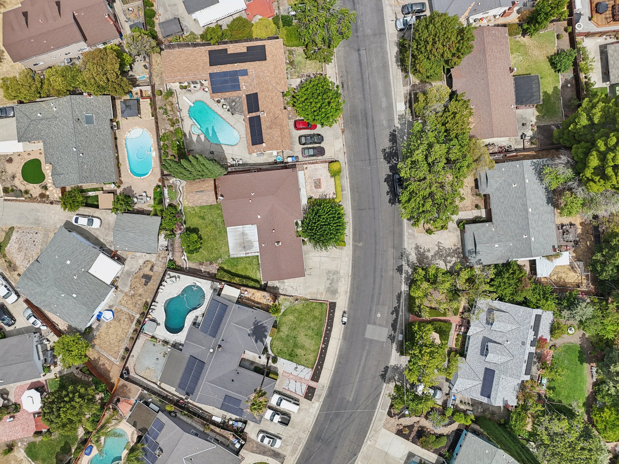 Santa Ana Dr-S2307-045.jpg