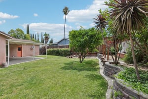 Santa Ana Dr-S2307-029.jpg