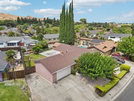 Santa Ana Dr-S2307-034.jpg