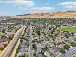 Santa Ana Dr-S2307-041.jpg
