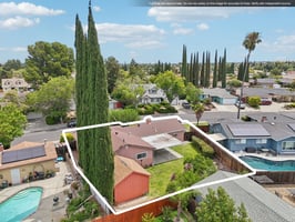 Santa Ana Dr-S2307-050.jpg