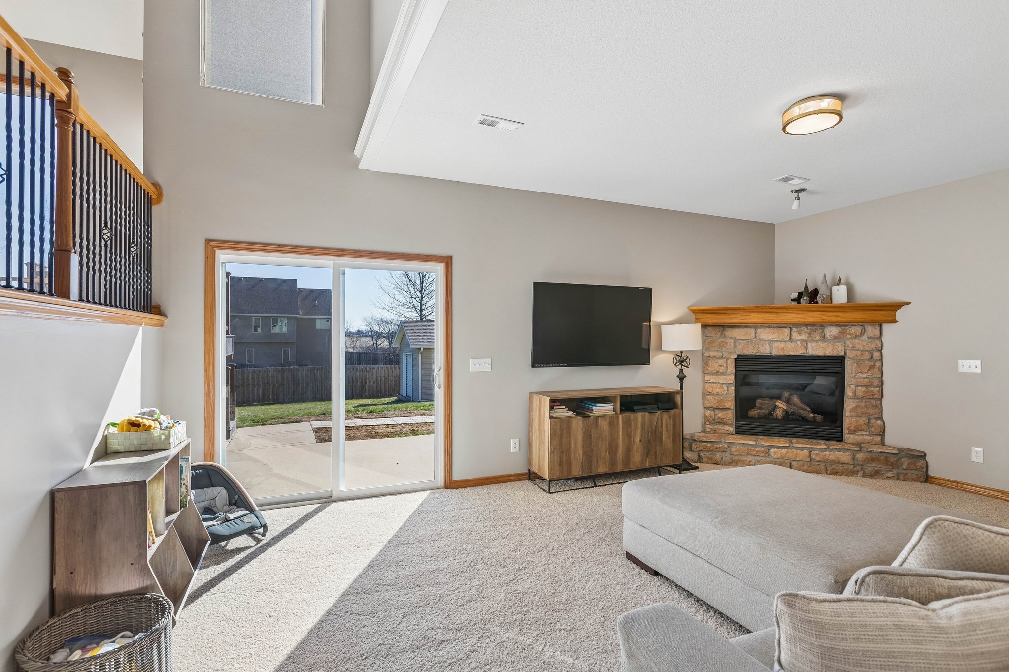 8283 - 7385 Karen Rd_009.jpg