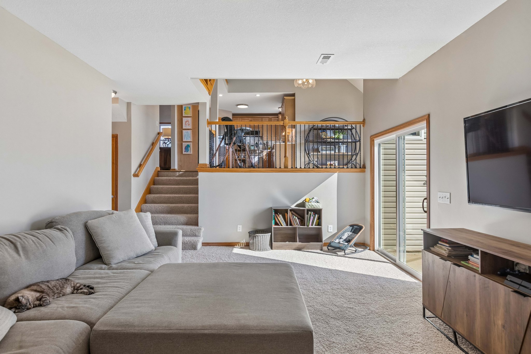 8283 - 7385 Karen Rd_010.jpg