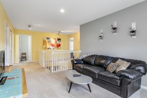 Open loft area can be reconverted into 4th bedroom