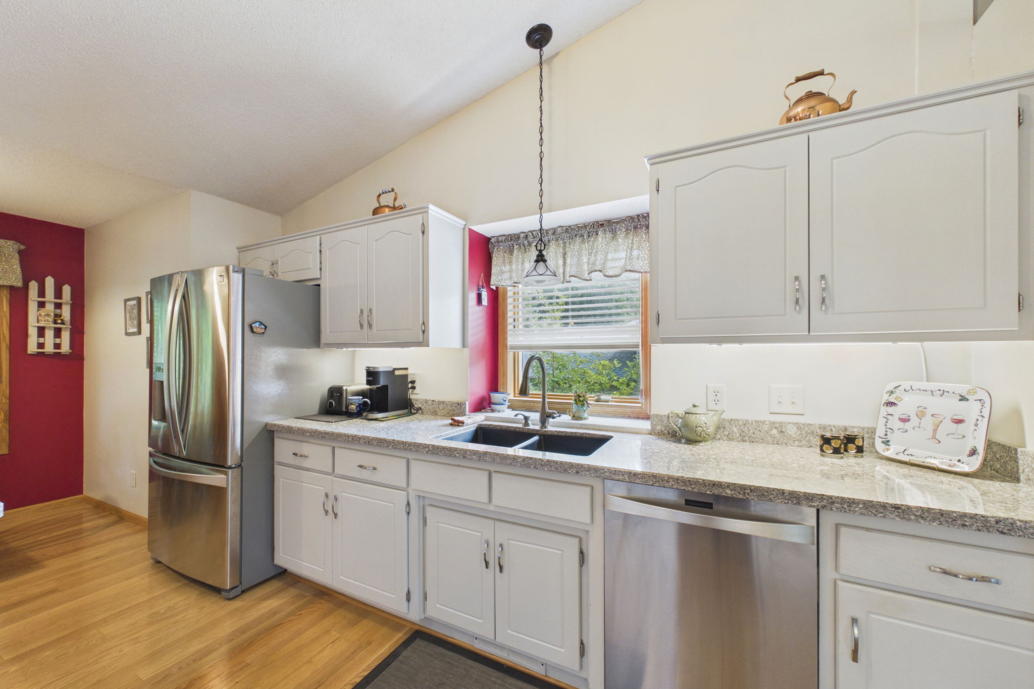  Photo 10